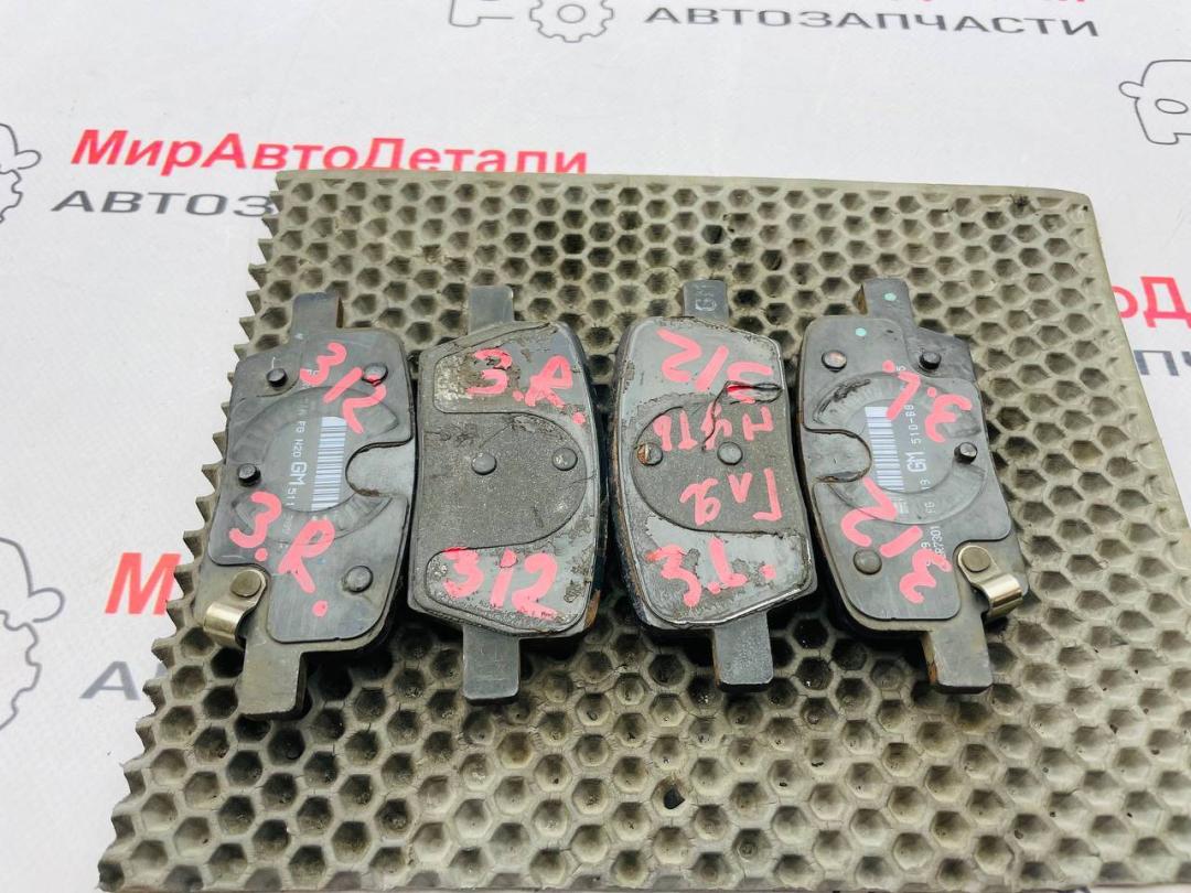 тормозные колодки Cadillac XT6 1 поколение (2019 - 2025) - фото №1