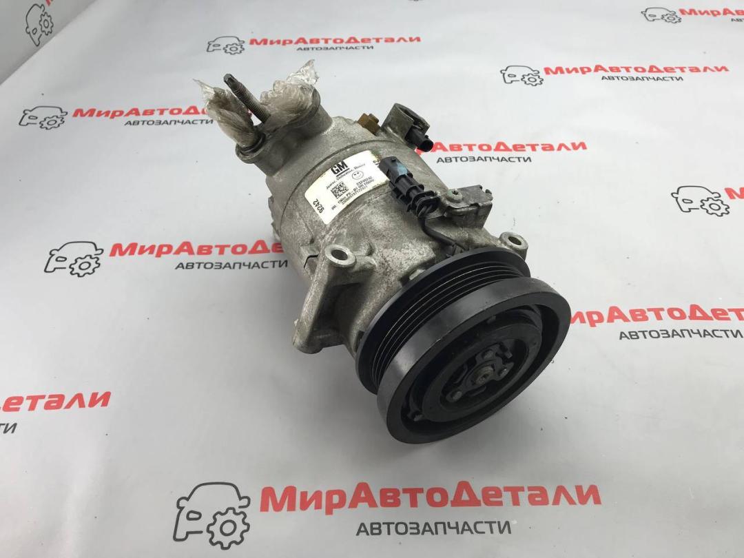 компрессор кондиционера GMC Terrain 2 поколение (2017 - 2025), 2.0 л., 23249242 - фото №1
