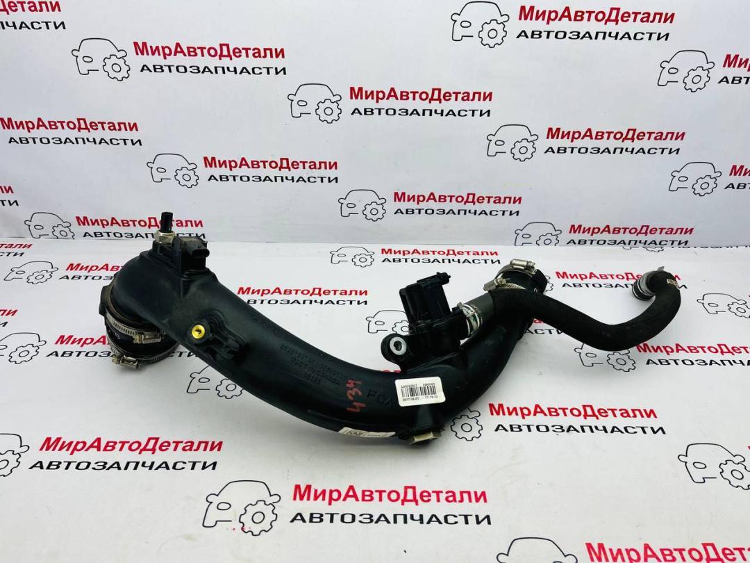 патрубок турбины Alfa Romeo Stelvio 1 поколение, 2.0 л., бензин, 50051596, 68212571AA, 05281937AC - фото №1