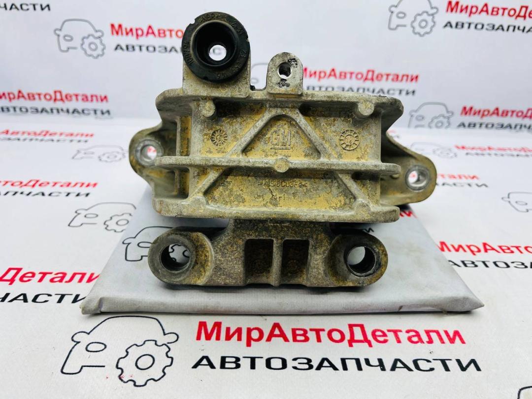 подушка крепления двигателя Chevrolet Equinox 3 поколение 2019, 2.0 л., бензин, АКПП, 84322225 - фото №1