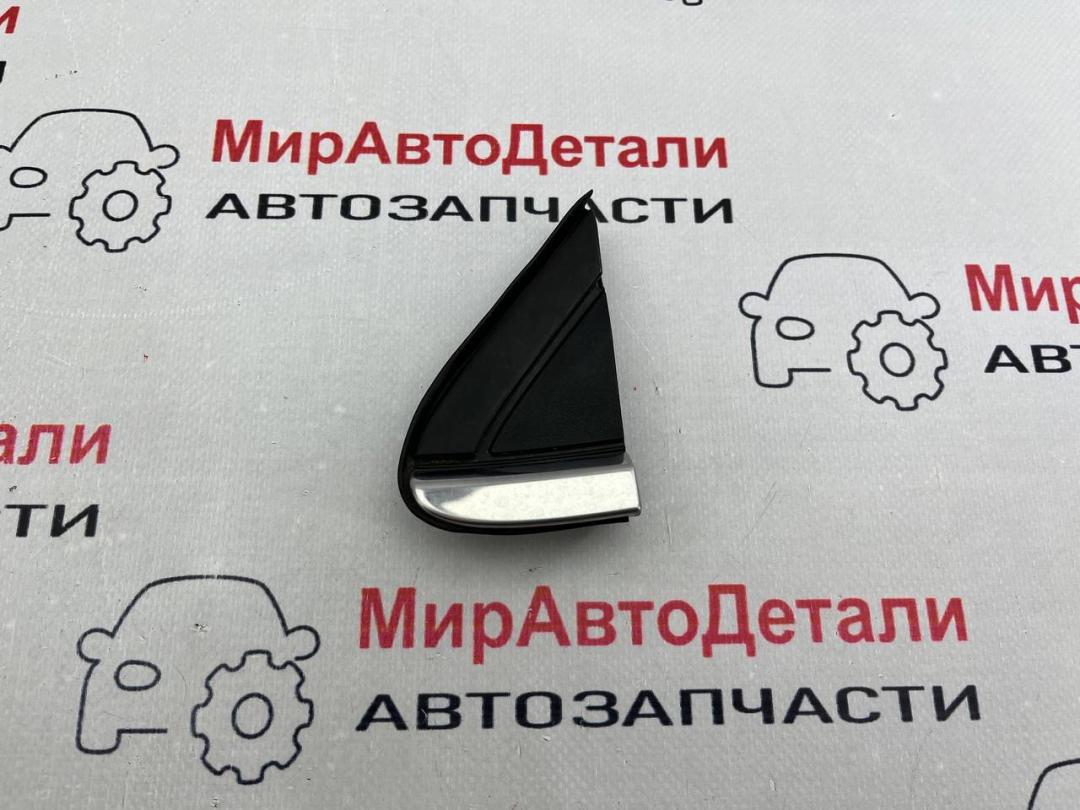 Накладка крыла (уголок зеркала) переднего левого Chevrolet Equinox 3 поколение 2018, 1.5 л., бензин, АКПП, 84107340 - фото №1