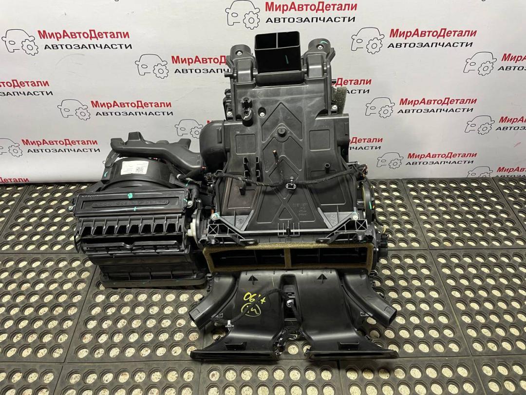 отопитель в сборе (печка) GMC Terrain 2 поколение 2019, 1.5 л., бензин, АКПП, 84400211 - фото №1