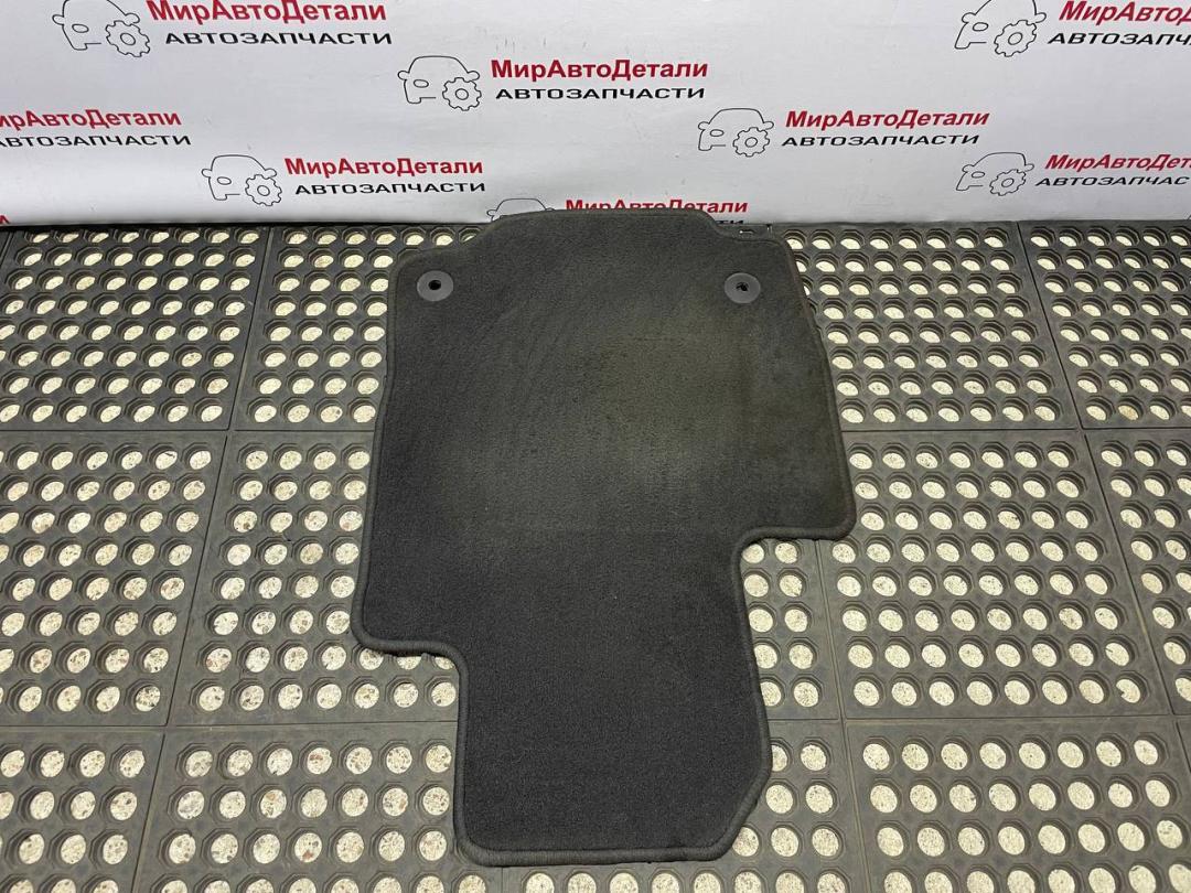 ковер салонный Chevrolet Equinox 3 поколение 2018, 1.5 л., бензин, АКПП, 84265141, 84395199 - фото №1
