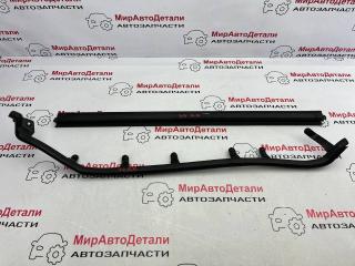 молдинг двери задней правой Cadillac Lyriq 1 поколение 2024, электро, 87829022