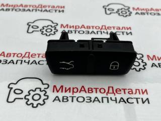 кнопка открытия багажника Alfa Romeo Stelvio 1 поколение 2018, 2.0 л., бензин, АКПП, 156129212