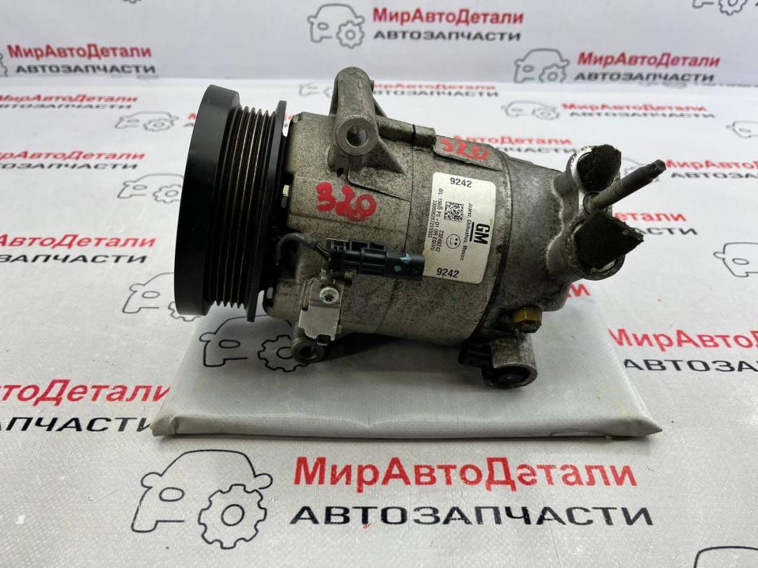компрессор кондиционера GMC Terrain 2 поколение (2017 - 2025), 2.0 л., 23249242 - фото №1