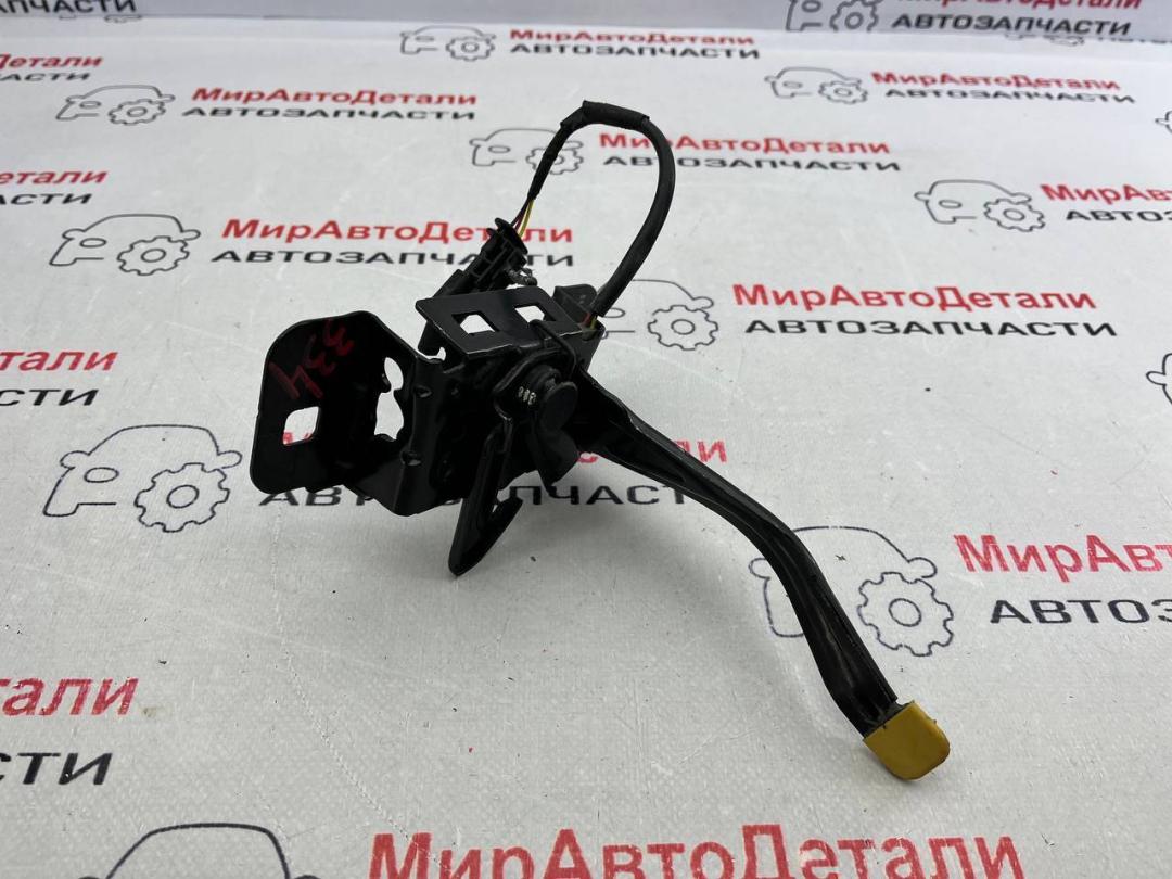 замок капота Chevrolet Equinox 3 поколение 2019, 1.5 л., бензин, АКПП, 84255978 - фото №1