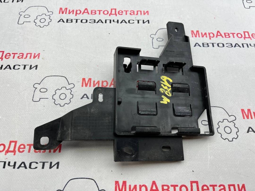 Кронштейн блока управления АКПП Chevrolet TrailBlazer 3 поколение (2019 - 2025), 1.3 л., бензин, 60008844 - фото №1