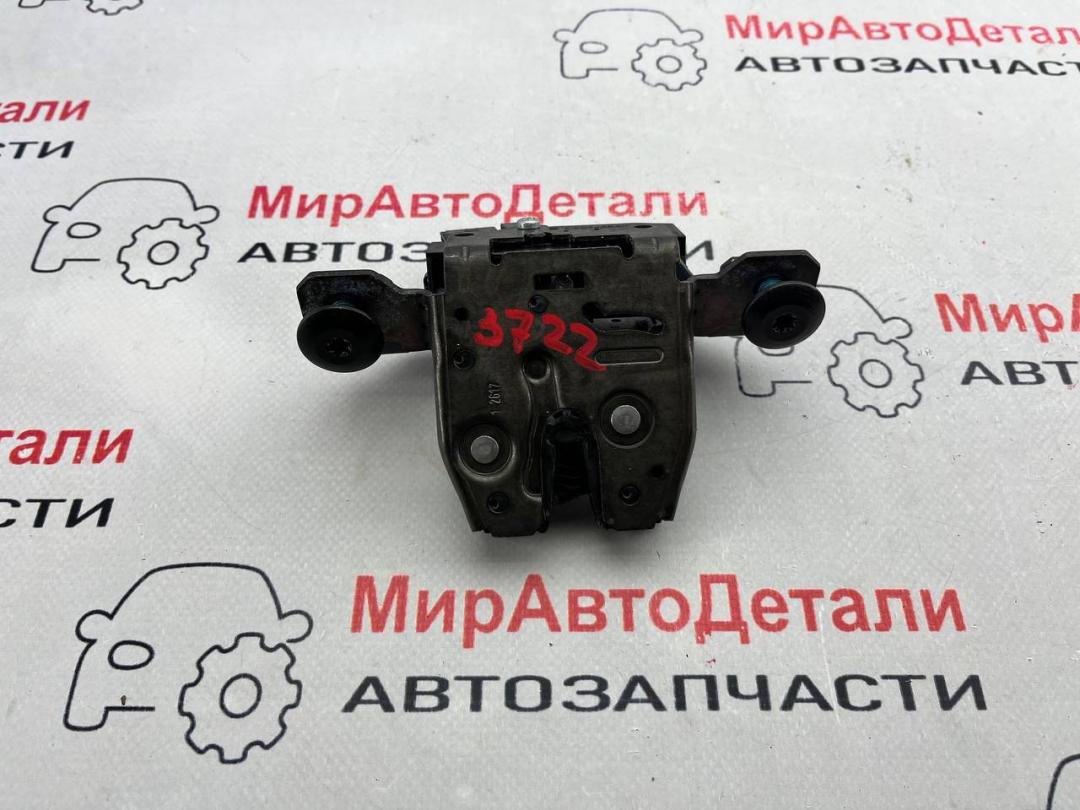 замок багажника Chevrolet Equinox 3 поколение 2018, 1.5 л., бензин, АКПП, 13509599 - фото №1