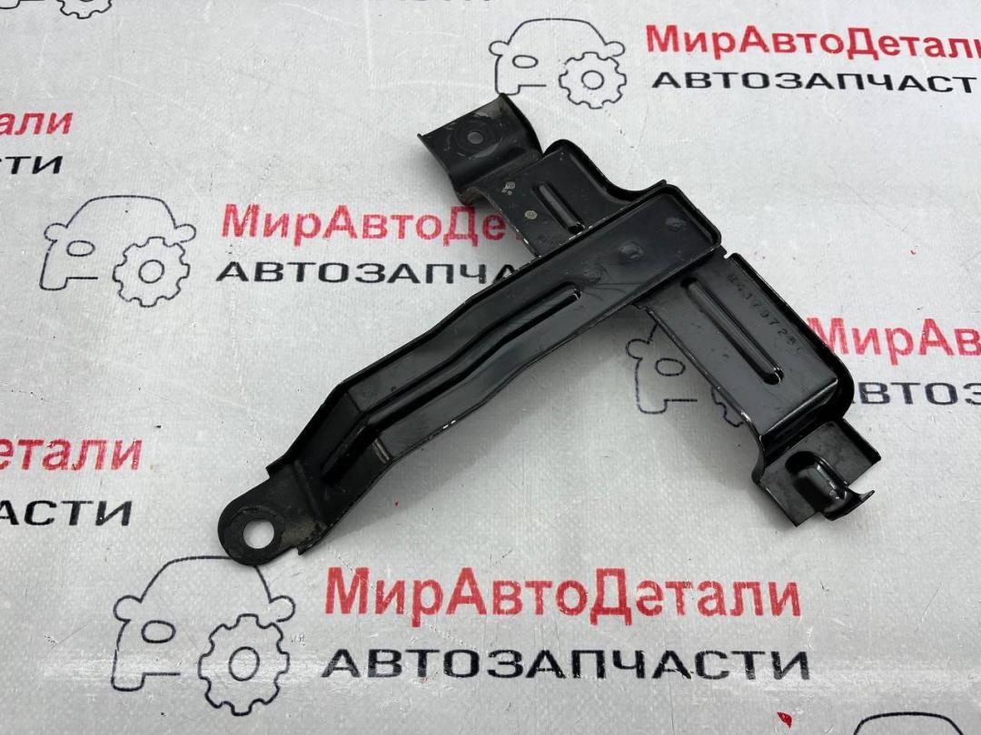 полка аккумулятора Chevrolet Equinox 3 поколение 2018, 1.5 л., бензин, АКПП, 84179725C - фото №1