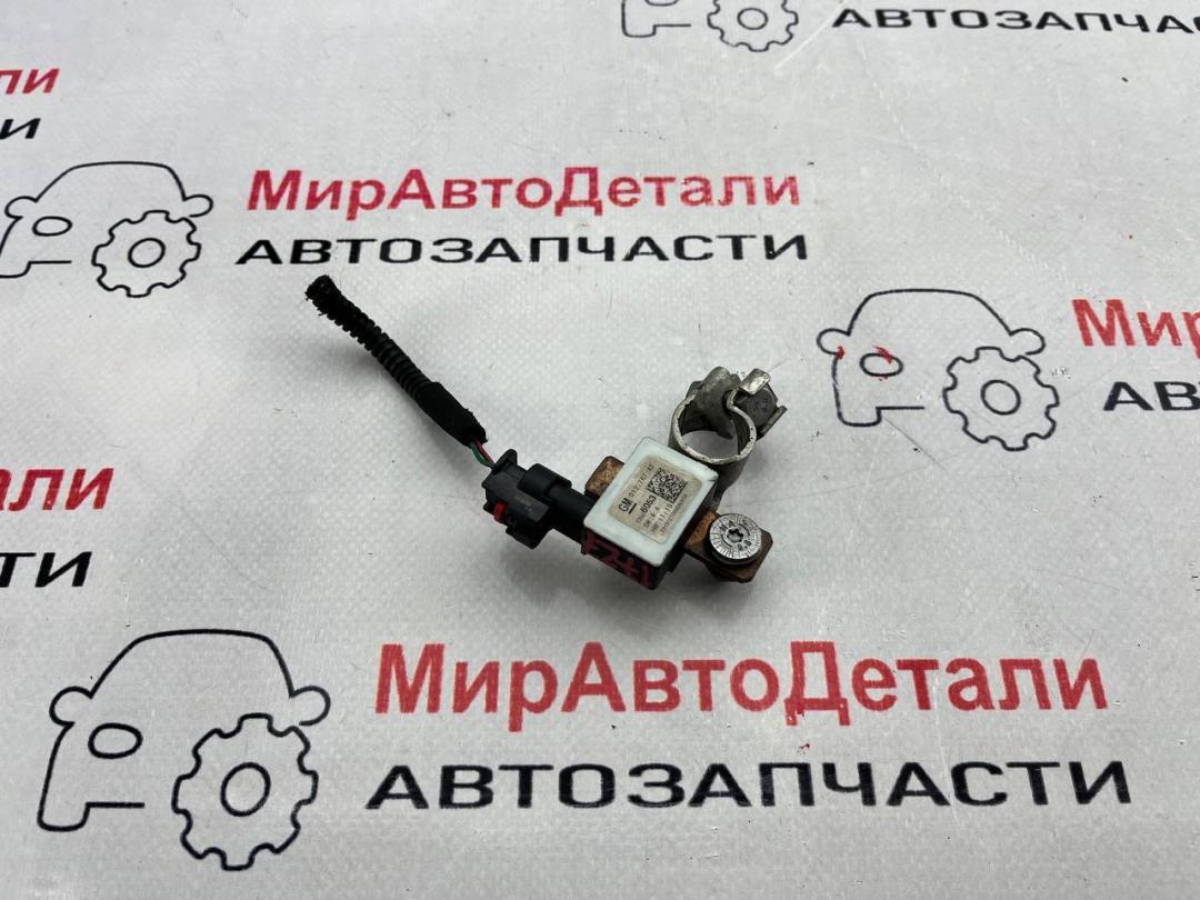 клемма аккумулятора минус Chevrolet TrailBlazer 3 поколение (2019 - 2025), 13526053 - фото №1