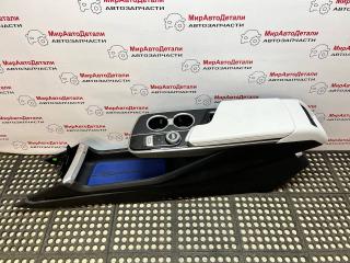 консоль салона Cadillac Lyriq 1 поколение 2024, электро, 85565563