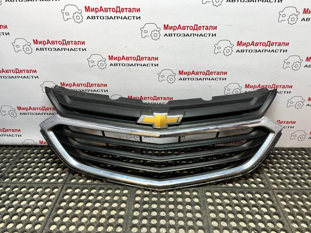 решетка радиатора Chevrolet Equinox 3 поколение 2018, 1.5 л., бензин, АКПП, 84150748 - фото №1