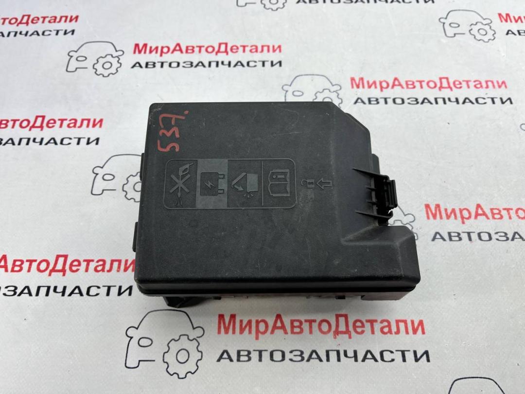 блок предохранителей Chevrolet TrailBlazer 3 поколение (2019 - 2025), 1.3 л., бензин, 42823945 - фото №1