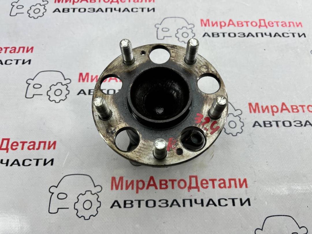 ступица задняя правая Honda Accord 10 поколение 2019, 1.5 л., бензин, АКПП - фото №1