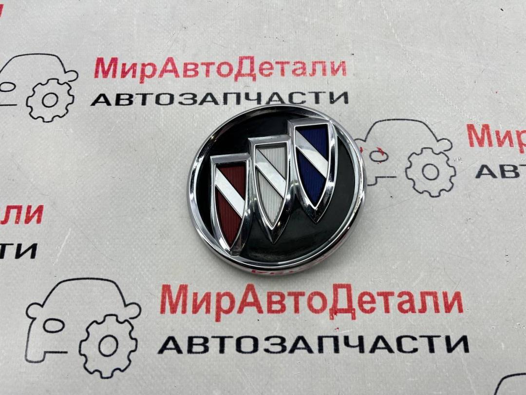 эмблема Buick ENVISION 2 поколение, 42573571 - фото №1