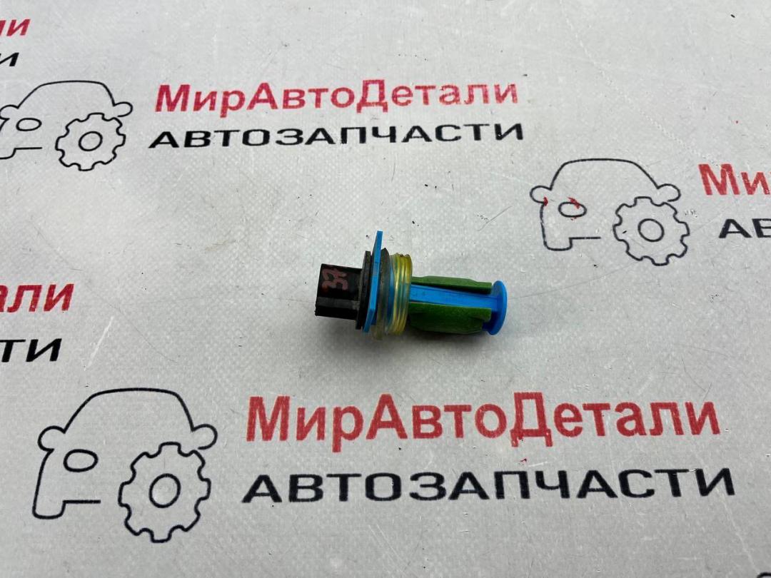 датчик уровня омывающей жидкости Chevrolet Traverse 2 поколение (2017 - 2025), 6253608 - фото №1