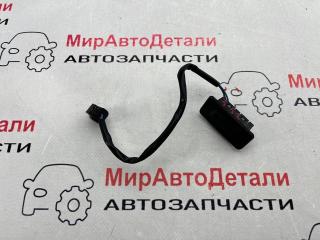 кнопка открытия багажника Chevrolet Equinox 3 поколение (2017 - 2025), 22757024