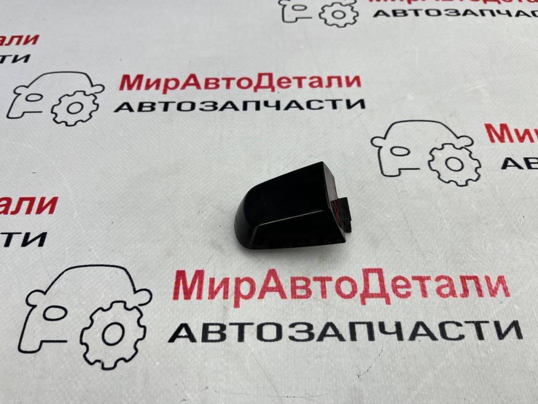 колпачок (заглушка) ручки двери задней правой Chevrolet Equinox 3 поколение (2017 - 2025) - фото №1