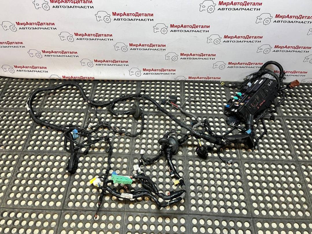 блок предохранителей Honda Accord 10 поколение 2019, 1.5 л., бензин, АКПП, 3220ATVAA50111 - фото №1