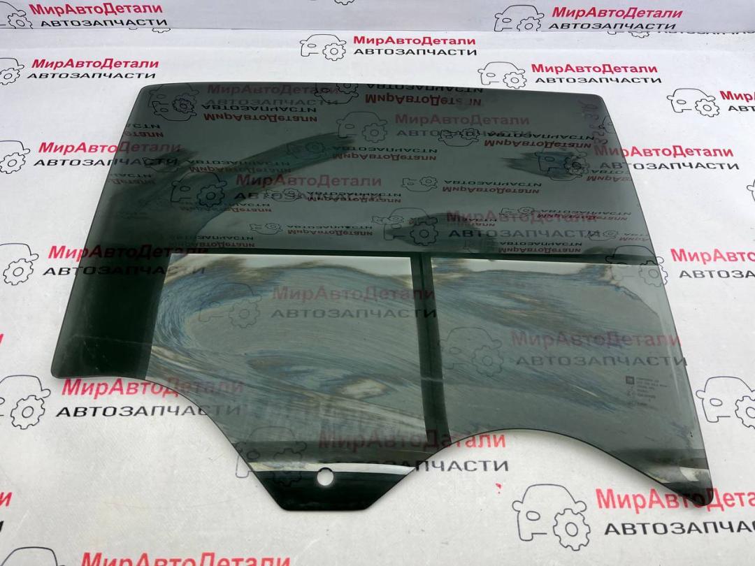 стекло двери задней правой Chevrolet Equinox 3 поколение 2018, 1.5 л., бензин, АКПП - фото №1