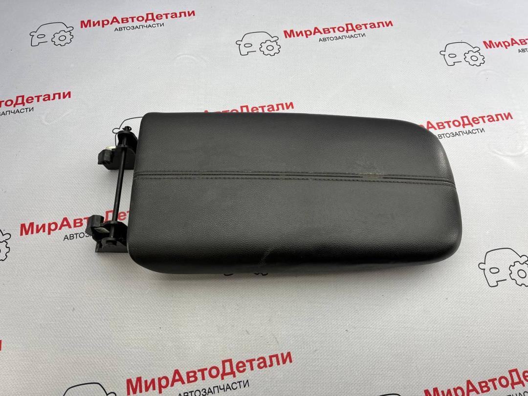 подлокотник Chevrolet Equinox 3 поколение (2017 - 2026) - фото №1