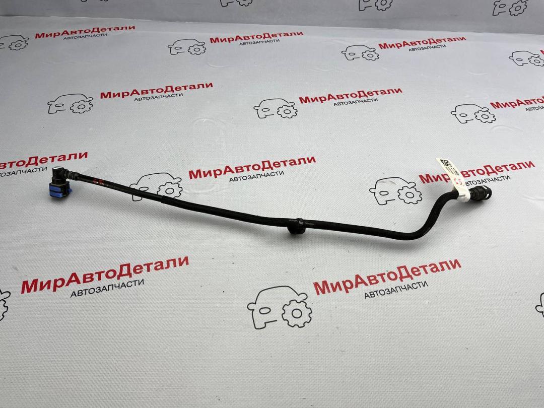 патрубок расширительного бачка Cadillac Lyriq 1 поколение, 86510936 - фото №1