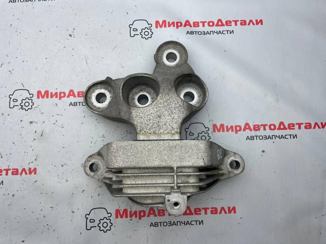 подушка крепления КПП Chevrolet Malibu 9 поколение (2015 - 2018), 2.0 л., бензин, 84034278 - фото №1