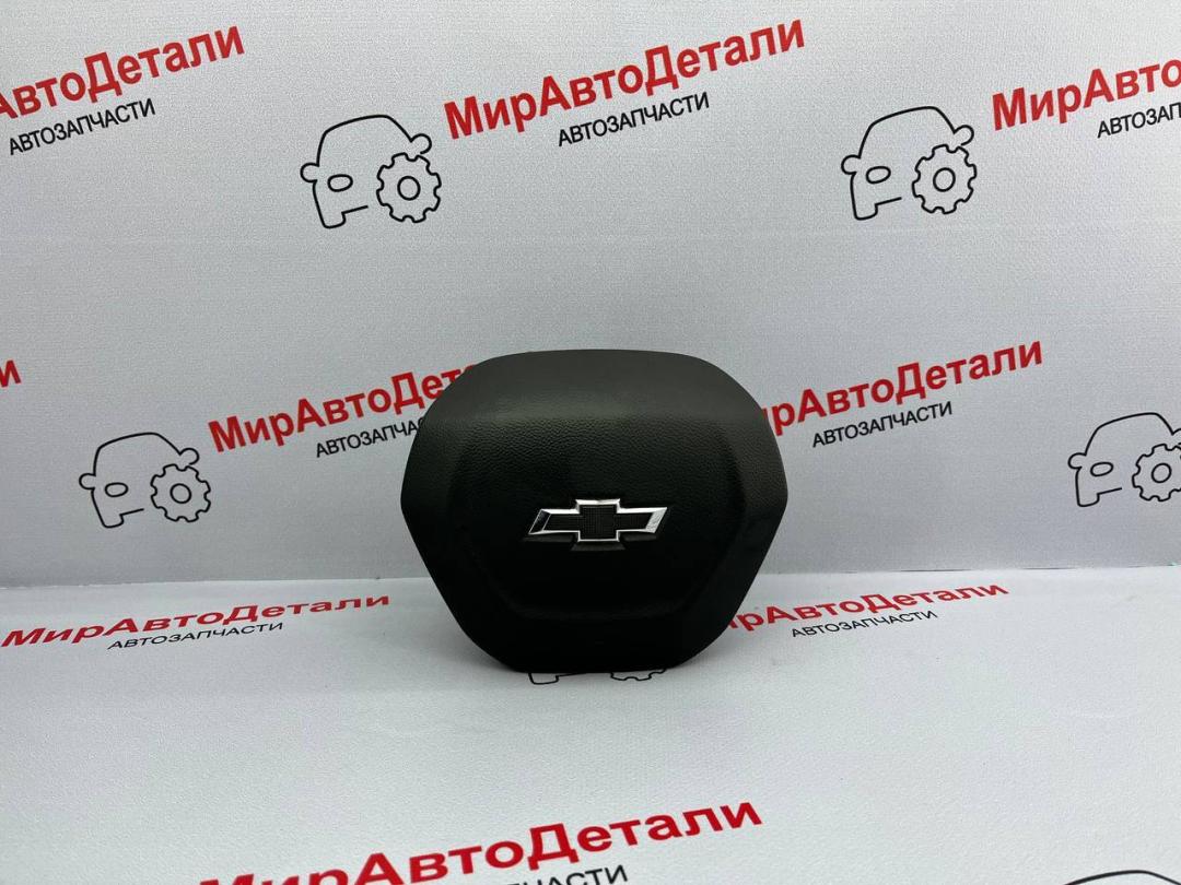 подушка безопасности водителя Chevrolet Trax 2 поколение, 42855050 - фото №1