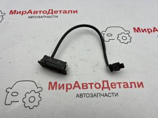 кнопка открытия багажника Chevrolet Malibu 9 поколение [рестайлинг] 2020, 1.5 л., АКПП, 84132375
