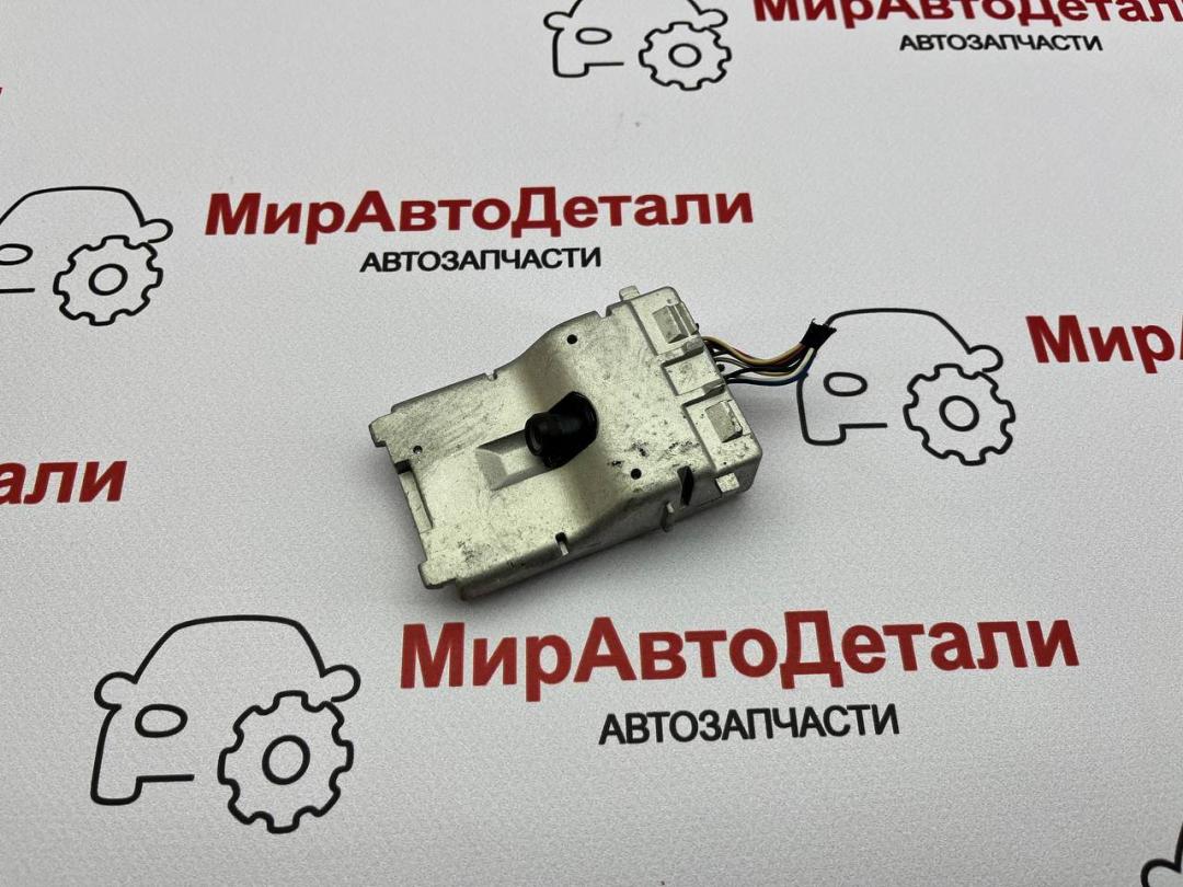 камера переднего обзора Chevrolet Equinox 3 поколение (2017 - 2026), 84740059 - фото №1