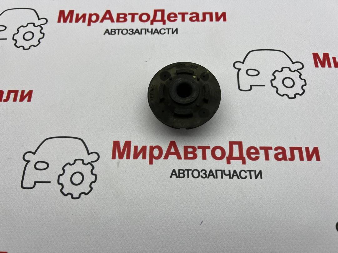 опора радиатора Chevrolet Trax 2 поколение, бензин, 42764892 - фото №1