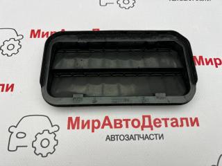 Решетка вентиляции кузова Cadillac Escalade 4 поколение (2014 - 2026), 13588034