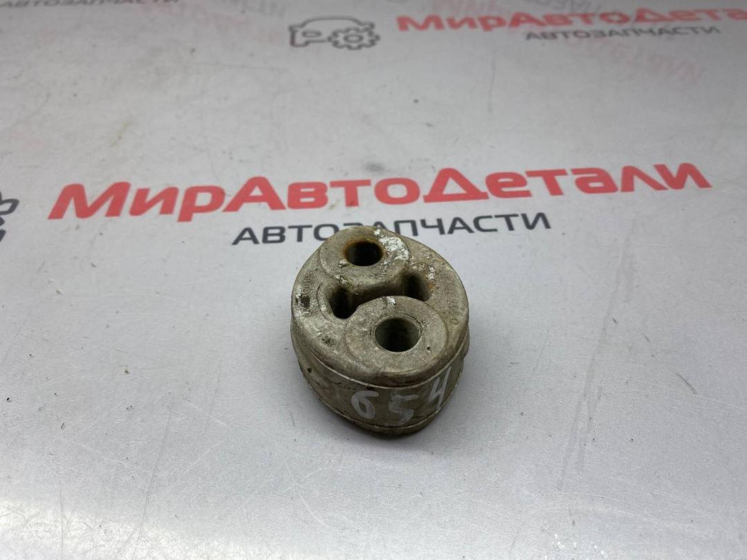 кронштейн глушителя Chevrolet Equinox 3 поколение 2018, 2.0 л., бензин, АКПП, B60130 - фото №1