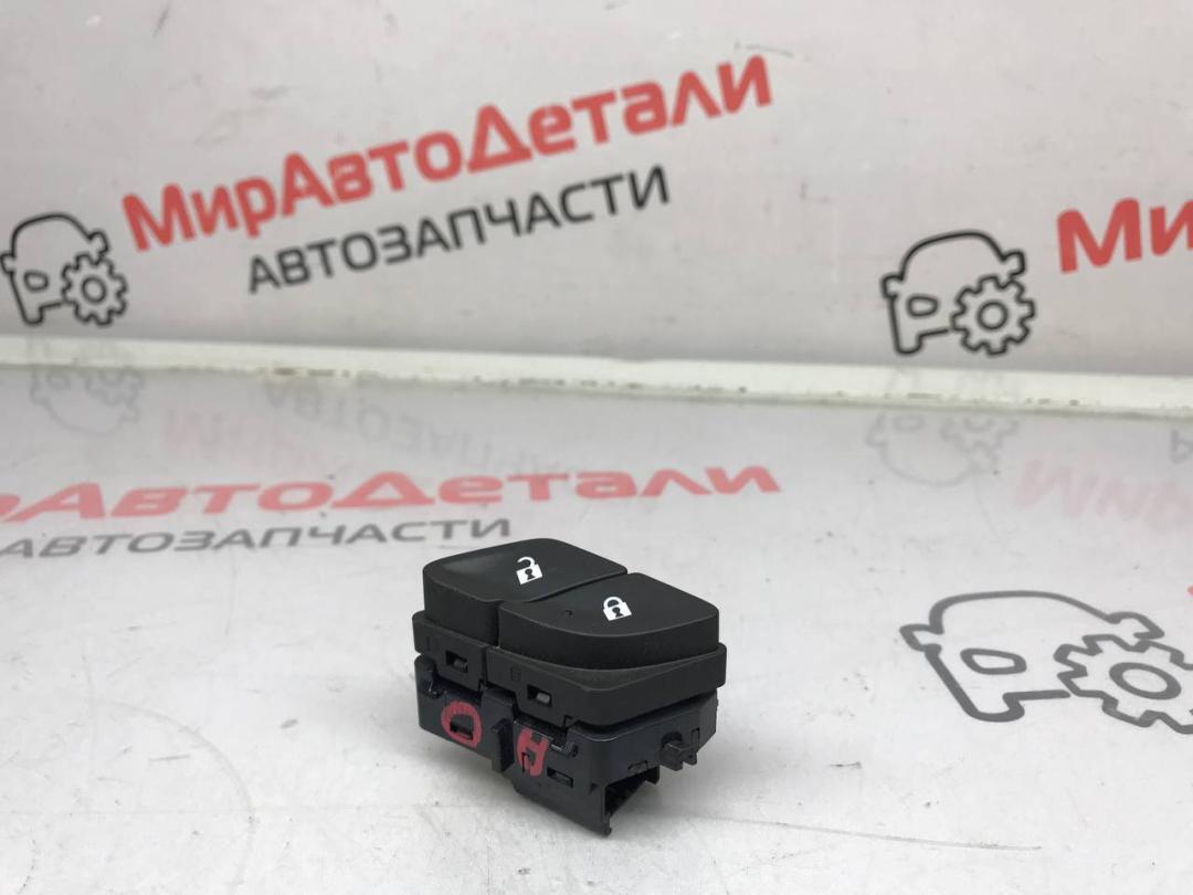 кнопка центрального замка Chevrolet Equinox 3 поколение 2020, 1.5 л., бензин, 23397509 - фото №1