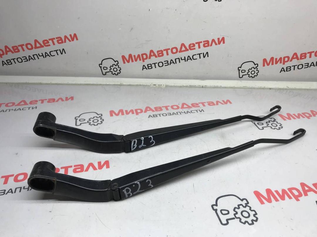 щеткодержатель (поводок стеклоочистителя, дворник) Chevrolet Camaro 6 поколение 2017, 2.0 л., бензин, АКПП, купе - фото №1