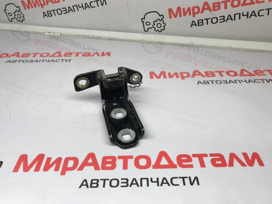 петля двери Chevrolet Equinox 3 поколение 2018, 1.5 л., бензин, АКПП - фото №1