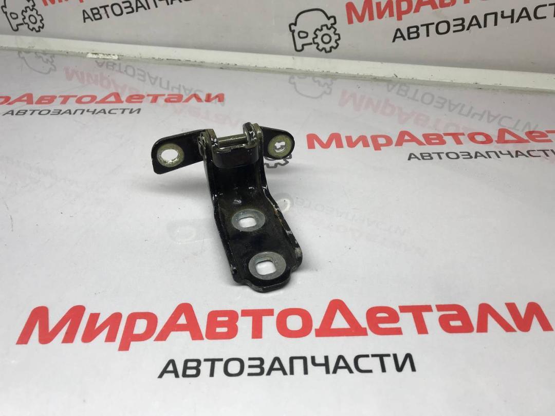 петля двери Chevrolet Equinox 3 поколение 2018, 2.0 л., бензин, АКПП - фото №1