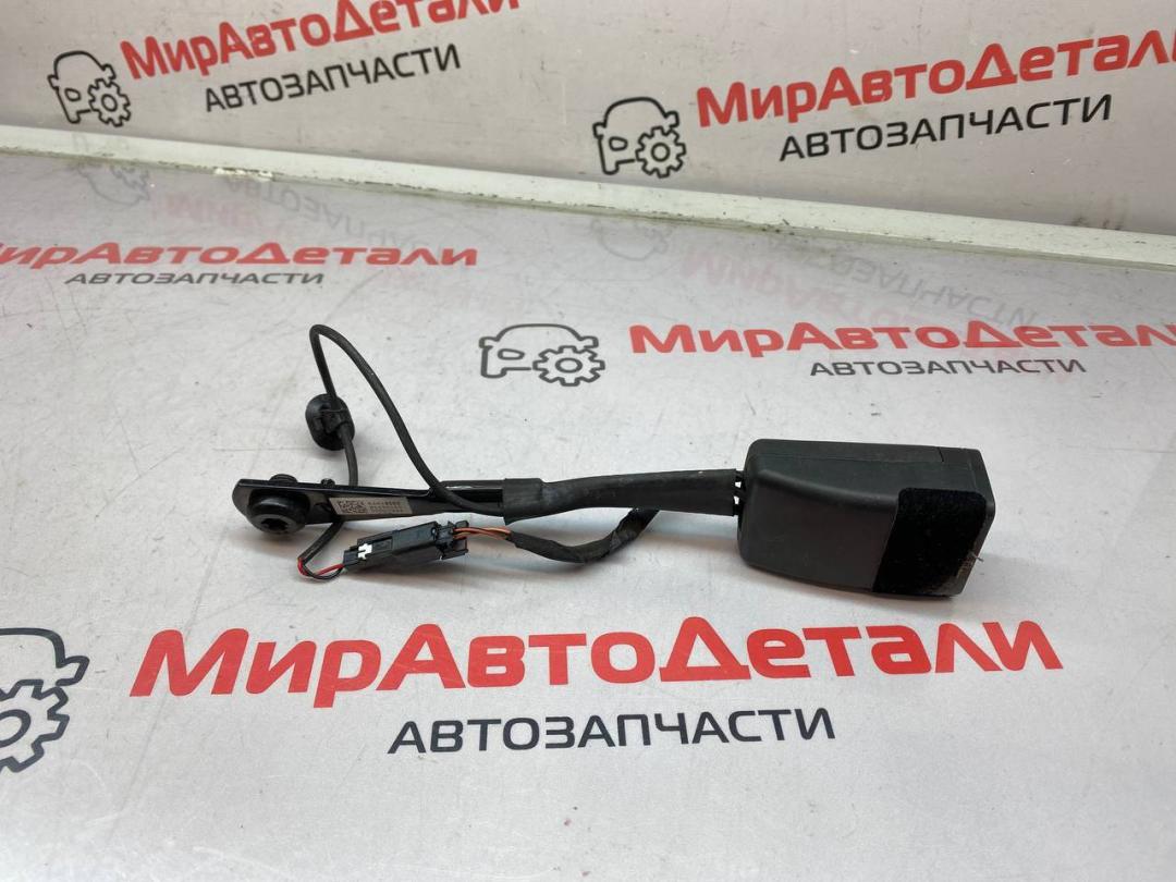 замок ремня безопасности Chevrolet Traverse 2 поколение 2019, 3.6 л., бензин, 84438568 - фото №1