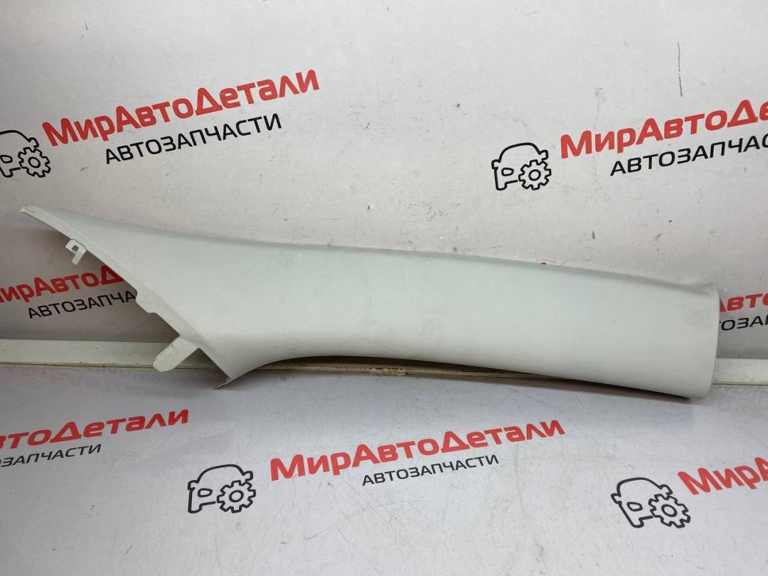 обшивка стойки передней правой Chevrolet Traverse 2 поколение 2019, 3.6 л., бензин, 84246043 - фото №1