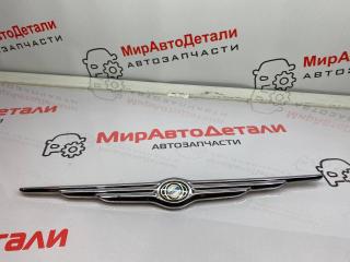 эмблема Chrysler Sebring 2 поколение [рестайлинг] 2005, 2.4 л., бензин, седан