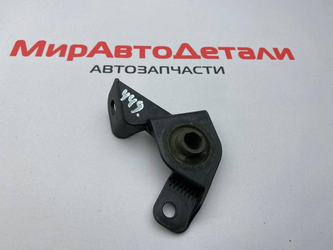 кронштейн радиатора Chevrolet Malibu 9 поколение 2018, 1.5 л., бензин, АКПП, 22982959 - фото №1