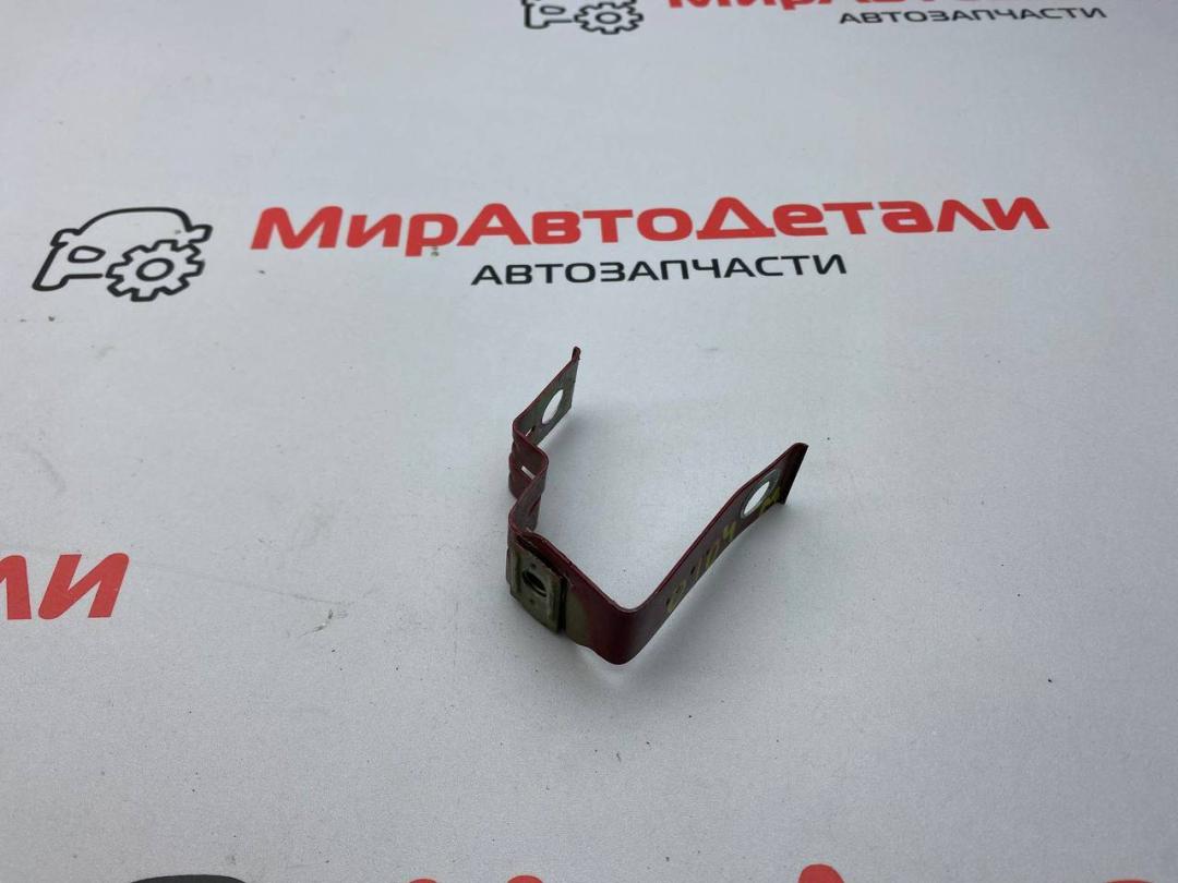 крепление ( кронштейн ) крыла Chevrolet Equinox 3 поколение 2018, 2.0 л., бензин, АКПП - фото №1