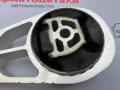 подушка крепления КПП Buick Encore GX 1 поколение 2020, 1.3 л., бензин, АКПП, 42602538 - фото №2