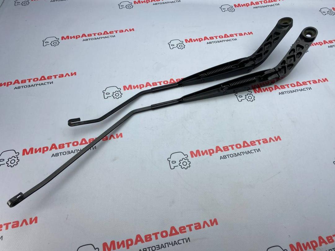 щеткодержатель (поводок стеклоочистителя, дворник) Honda Civic 10 поколение 2018, 1.5 л., бензин, АКПП, купе, TBADR, TBAAS - фото №1