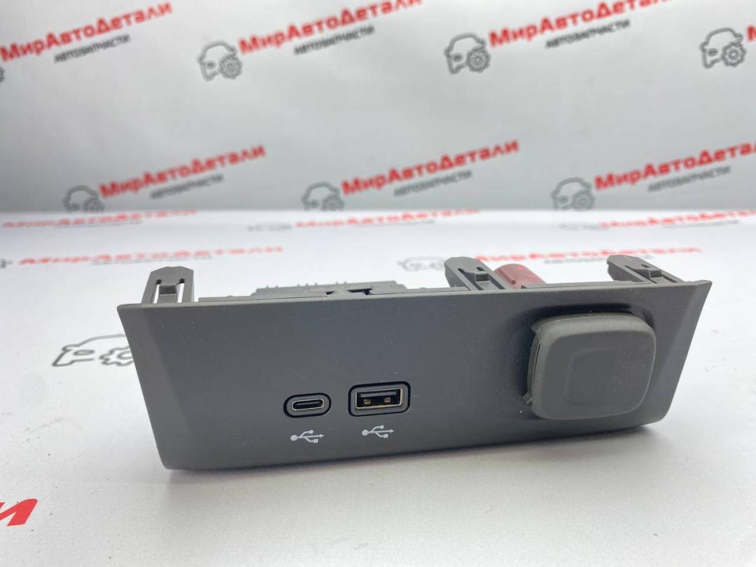 разъем AUX / USB Buick Envista 1 поколение 2024, 1.2 л., бензин, АКПП, 13549941 - фото №1