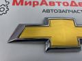 эмблема Chevrolet Equinox 3 поколение 2019, 1.5 л., бензин, АКПП, 23136673 - фото №2