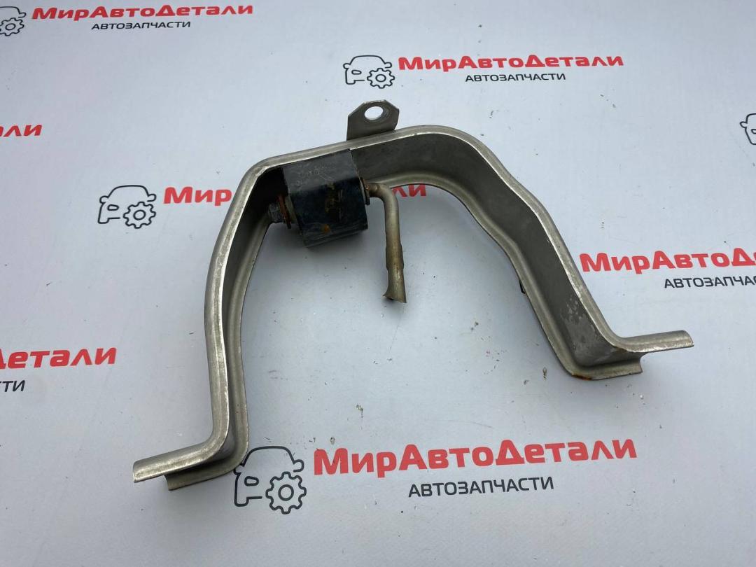 кронштейн глушителя Buick ENVISION 2 поколение 2021, 2.0 л., бензин, АКПП, 13229781 - фото №1