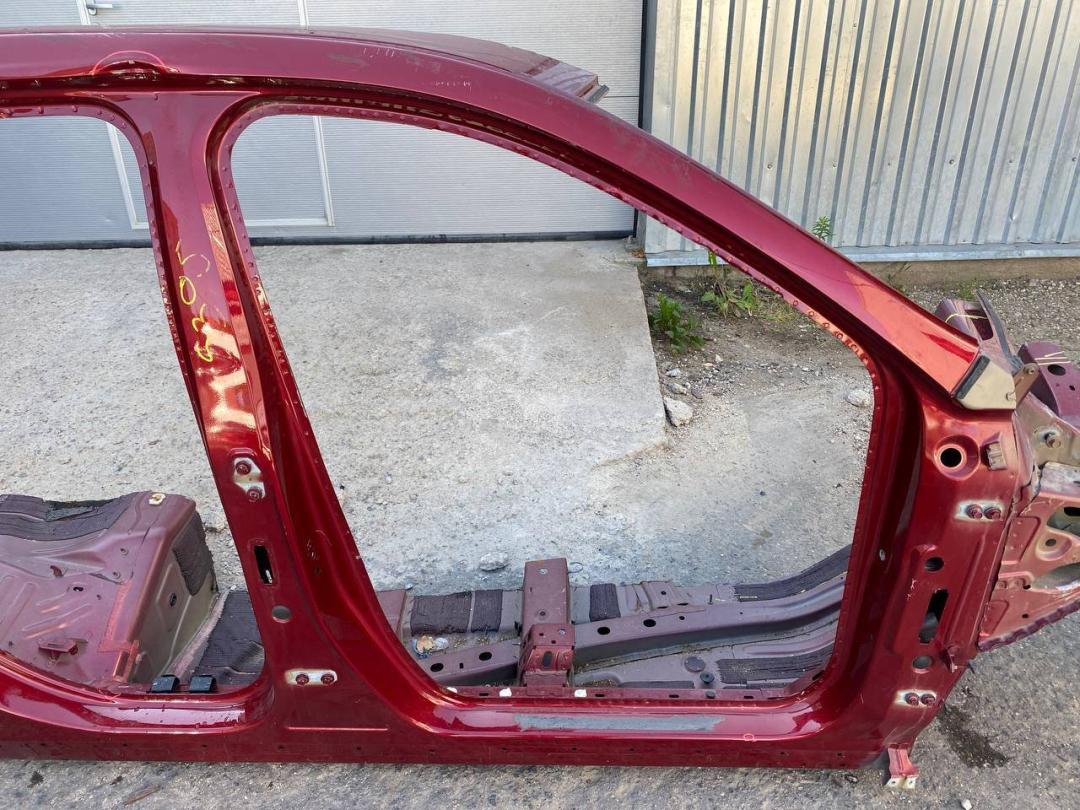 Стойка кузовная центральная правая Cadillac XT4 1 поколение 2019, 2.0 л., бензин - фото №1