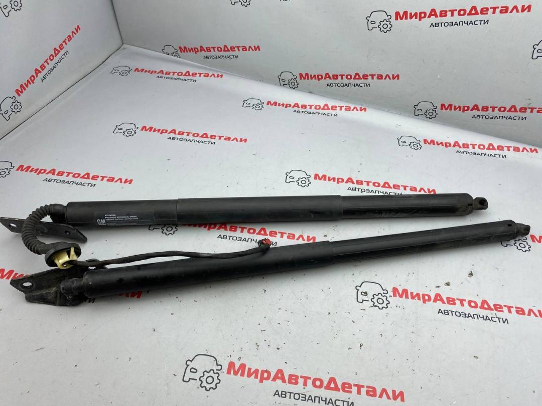 амортизатор крышки багажника (3-5 двери) Cadillac XT4 1 поколение 2019, 2.0 л., бензин, 84486626, 84459212 - фото №1